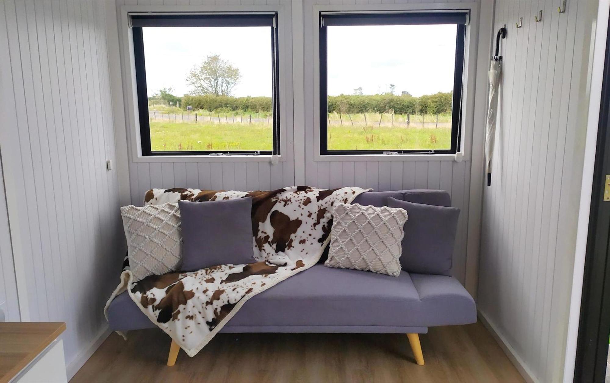 Taranaki Creekside Tui By Tiny Away Holiday home